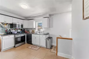 125 Ivy St, East Providence, RI 02914 - Photo 8