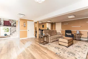 72 Janet Ct, Warwick, RI 02886 - Photo 4