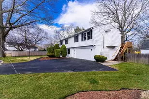 72 Janet Ct, Warwick, RI 02886 - Photo 2