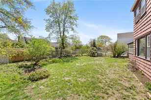 18 Huntington Dr, East Providence, RI 02916 - Photo 44