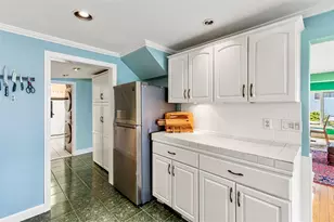 233 Terrace Ave, East Providence, RI 02915 - Photo 16