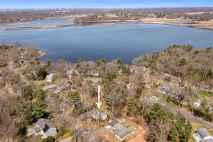 9 Knapton St, Barrington, RI 02806 - Photo 2