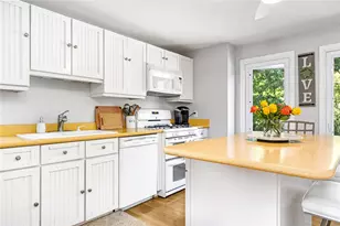 40 Oak Grove St, Warwick, RI 02818 - Photo 18