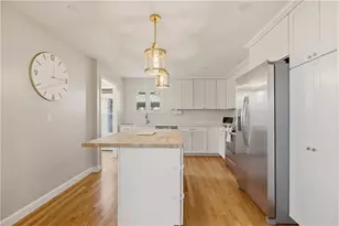 23 Birch St, Portsmouth, RI 02871 - Photo 2