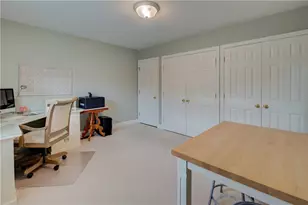 110 Lake View Rd, Cranston, RI 02920 - Photo 12