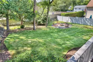 110 Lake View Rd, Cranston, RI 02920 - Photo 28