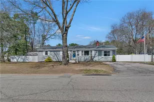 170 Heritage Rd, North Kingstown, RI 02852 - Photo 2