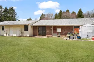 47 Kingsland Ct, Charlestown, RI 02813 - Photo 2