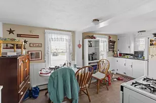 1692 Main St, West Warwick, RI 02893 - Photo 12