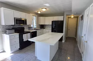 2484 Hartford Ave, Johnston, RI 02919 - Photo 8