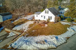 35 Clemente Dr, East Greenwich, RI 02818 - Photo 4