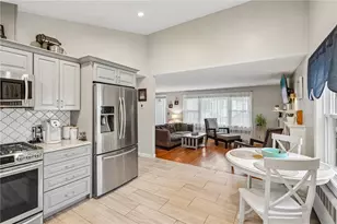 87 Evergreen St, Cumberland, RI 02864 - Photo 8