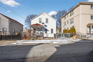 31 Sassafras St, Providence, RI 02907 - Photo 2