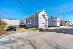 134 Duke St, East Greenwich, RI 02818 - Photo 2