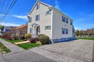 31 Garfield Ave, Bristol, RI 02809 - Photo 2
