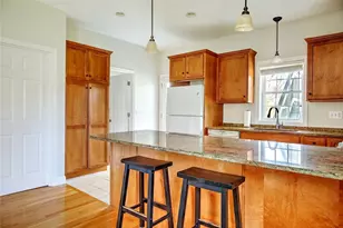 31 Garfield Ave, Bristol, RI 02809 - Photo 10
