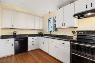 156 Putnam St, East Providence, RI 02914 - Photo 4