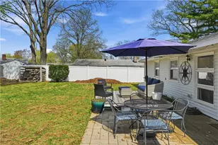 17 Gloucester St, Warwick, RI 02886 - Photo 42