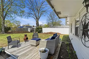 17 Gloucester St, Warwick, RI 02886 - Photo 36
