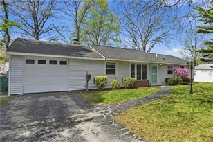 17 Gloucester St, Warwick, RI 02886 - Photo 4