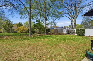 17 Gloucester St, Warwick, RI 02886 - Photo 38