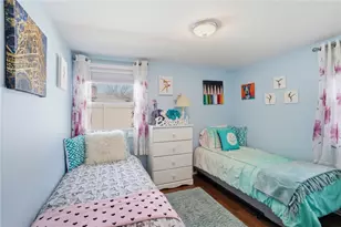 17 Gloucester St, Warwick, RI 02886 - Photo 28