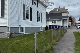 53 Catherine St, Bristol, RI 02809 - Photo 4