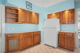 122 Caporal St, Cranston, RI 02910 - Photo 18