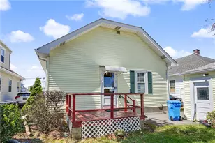 122 Caporal St, Cranston, RI 02910 - Photo 4