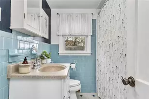 104 Larkin Ave, Warwick, RI 02886 - Photo 12