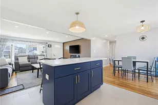 34 Massachusetts Ave, Cumberland, RI 02864 - Photo 8