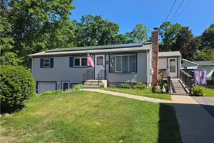 1 Hopkins Ct, Coventry, RI 02816 - Photo 2