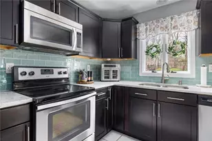 14 Canton Ct, Cranston, RI 02921 - Photo 12