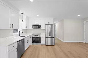804 Douglas Ave, Providence, RI 02908 - Photo 4
