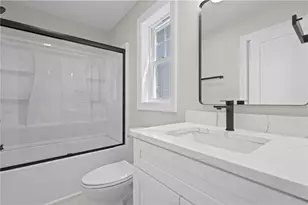 804 Douglas Ave, Providence, RI 02908 - Photo 16