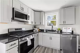 51 Hope St, Lincoln, RI 02865 - Photo 18