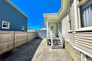 44 Bellevue Ave, Pawtucket, RI 02861 - Photo 40