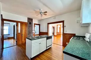 44 Bellevue Ave, Pawtucket, RI 02861 - Photo 14