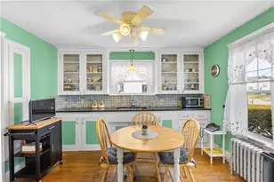 381 Auburn St, Cranston, RI 02910 - Photo 10