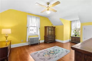 381 Auburn St, Cranston, RI 02910 - Photo 16
