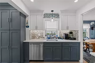 41 Rogers Ave, East Providence, RI 02915 - Photo 6