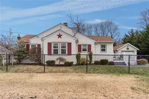 41 Rogers Ave, East Providence, RI 02915 - Photo 2