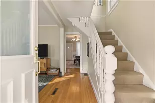 8 Carey St, Newport, RI 02840 - Photo 4