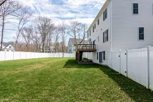9 Scarlett Wy, Cranston, RI 02921 - Photo 6