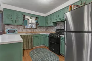 46 Merle St, Warwick, RI 02889 - Photo 6