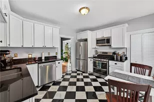 256 Vermont Ave, Providence, RI 02905 - Photo 10