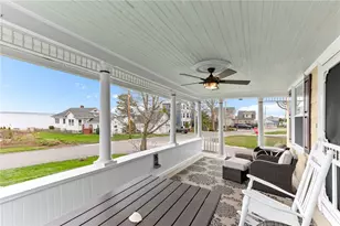 29 Burnett Rd, Warwick, RI 02889 - Photo 4