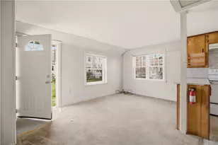 11 Leslie Ave, Barrington, RI 02806 - Photo 2