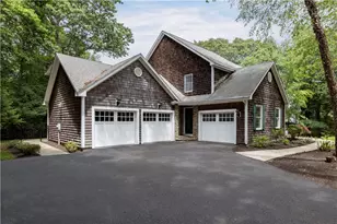 258 Woodridge Dr, North Kingstown, RI 02874 - Photo 4