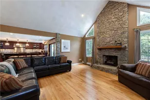 258 Woodridge Dr, North Kingstown, RI 02874 - Photo 6